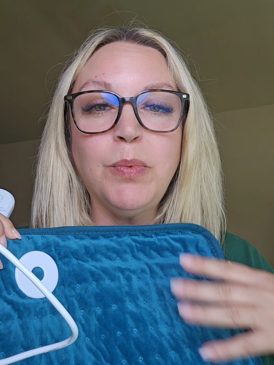 #tiktokfinds #tiktokmademebuyit #tiktokshop #gadgets #painrelief #heatingpads #physicaltherapy #period relief #periodtok 