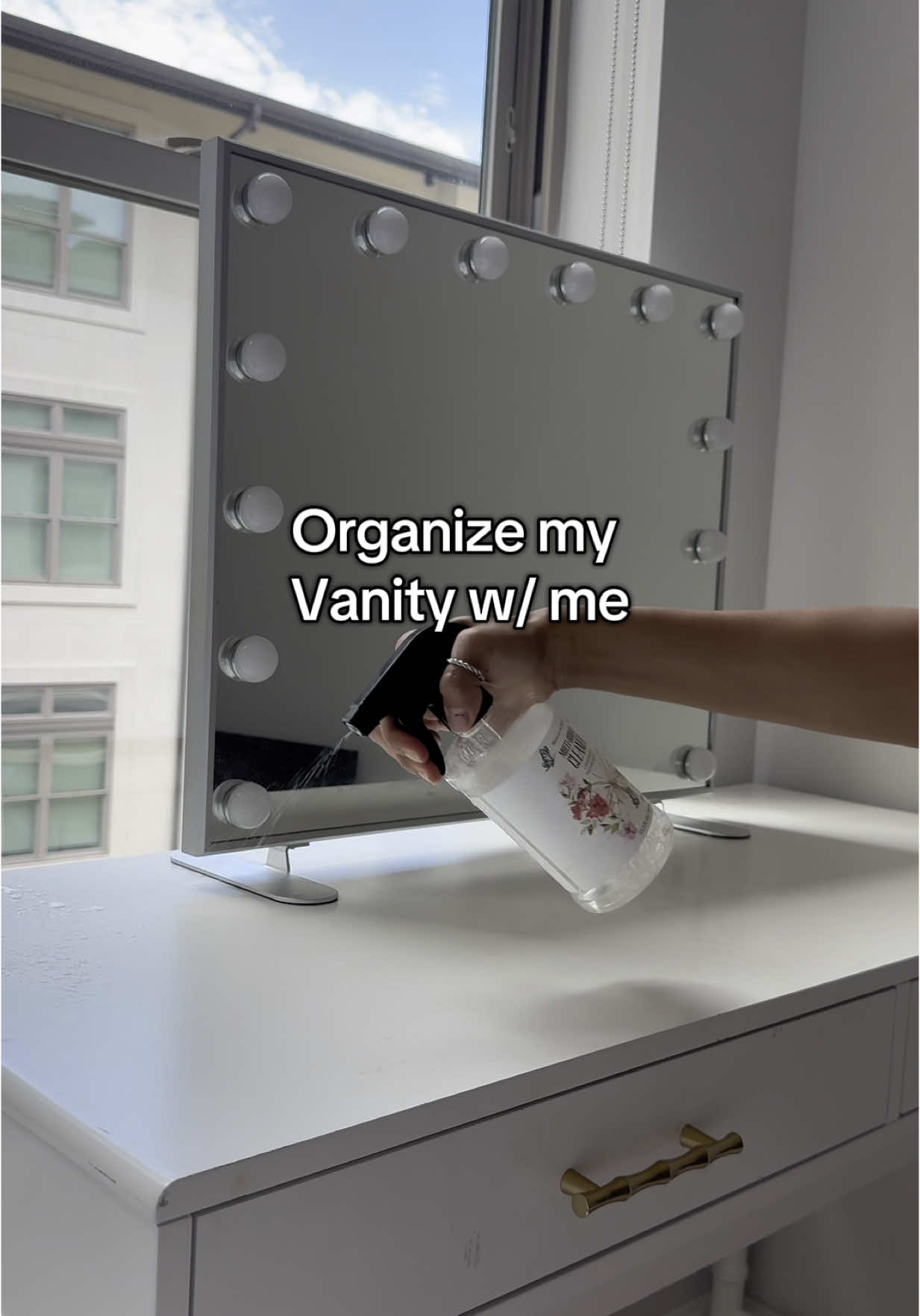 Organize my Vanity! #organize #organization #vanityorganization #organizewithme 