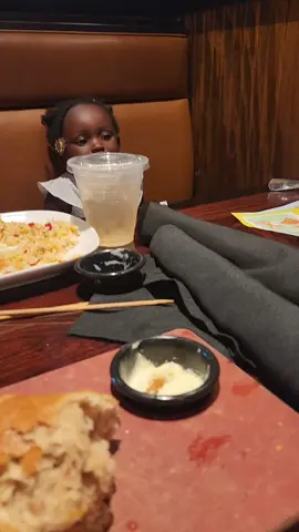 she is a whole character 🤣🤣🤣 #fyp #longhornsteakhouse #goofy #prettylittlebaby #twinkletwinklelittlestar 