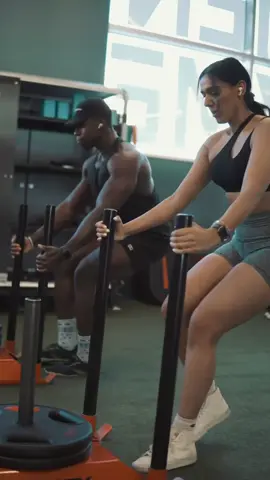 Pre-weekend workout motivation, anyone? Tag your gym buddy and drop your weekend workout plans below 💪 📸@202xshots 📸@jkd.fitness 📸@jaspreet_dhinsa