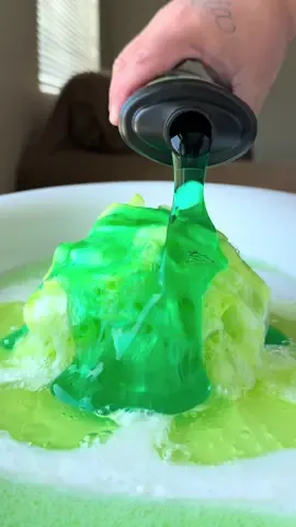 Oh nothing Just Loofahing around 💚 🧍🏽‍♀️ #fyp #asmr #viral #cleaning #viraltiktok #foryoupage #satisfyingvideo 