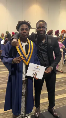 Life so private nobody knew I was in school 😩 #fypシ゚ #pacroach #sparkoo #nigeriantiktok🇳🇬 #canada_life🇨🇦 #graduation #classof2025 
