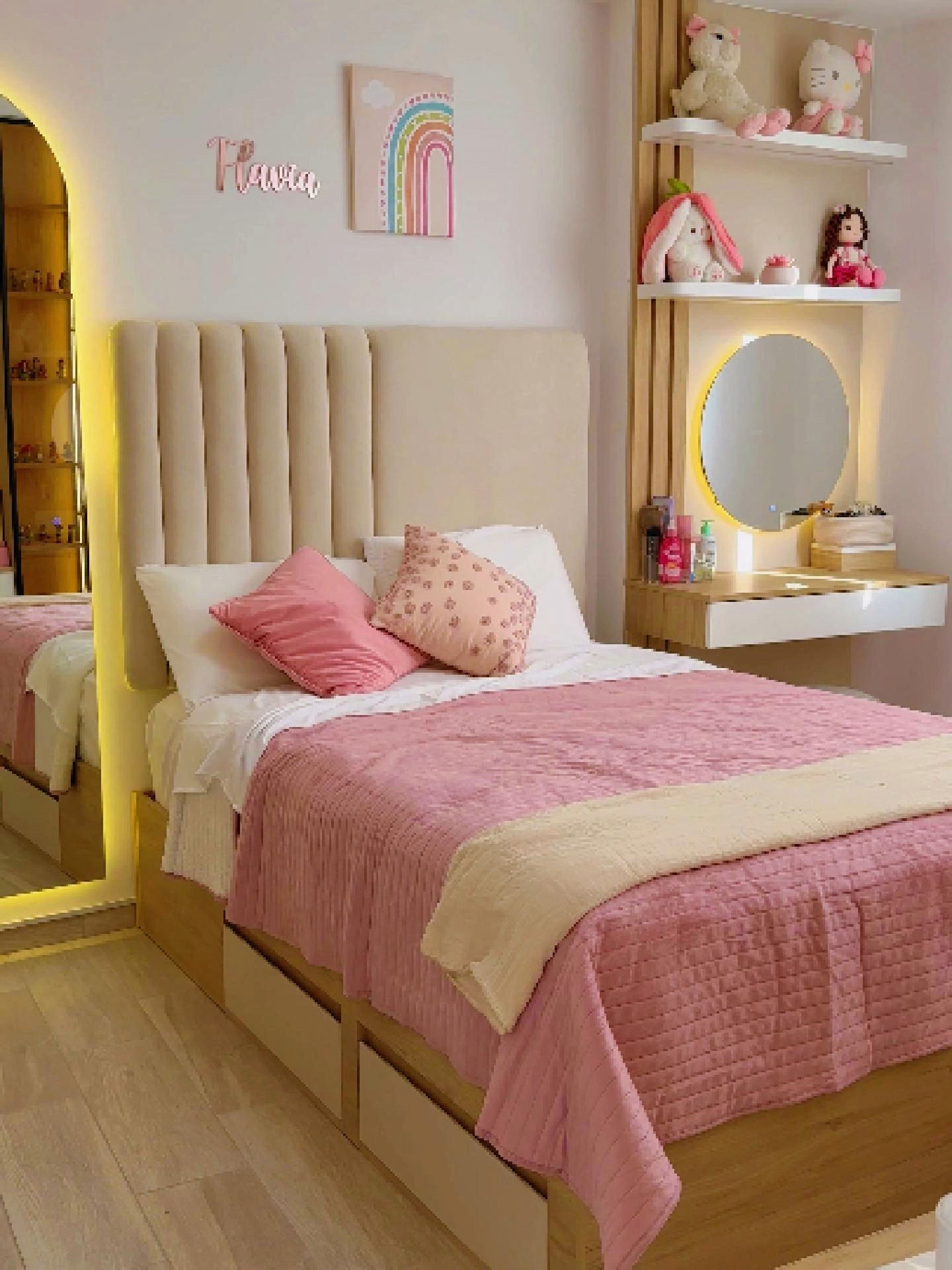 POV: Tu hija entra a su nuevo cuarto amueblado 100% a medida 😍🎀 ✨ Tocador, escritorio, closet, centro TV… ¡Todo en su sitio y con estilo! #RockThatBody #cuartodeensueño#mueblesamedida#disarq#fyp#paratii