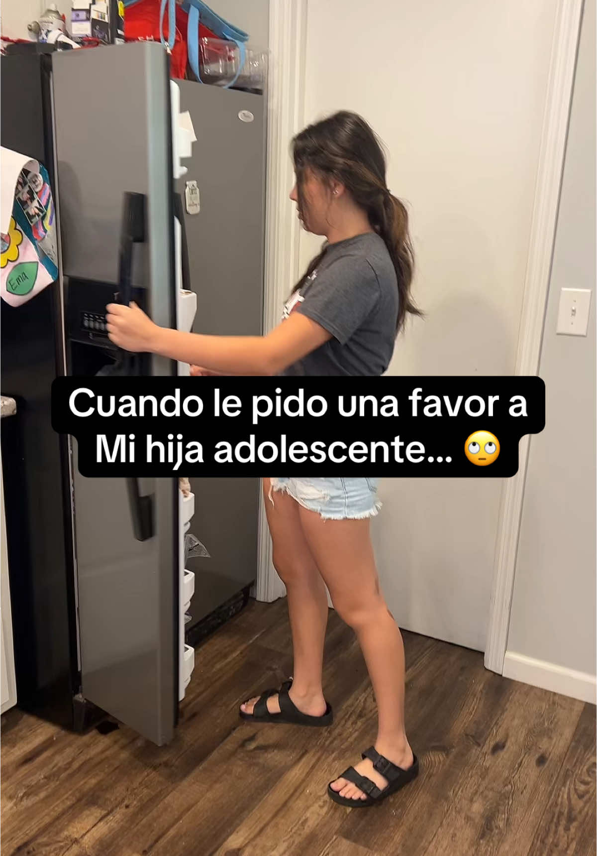 Quién eres la mamá o la hija ? #humor #comedy #comedia #videosgraciosos #comedyvideos #mamaehija #adolescentes #mamatiktoker #fyp #viral 