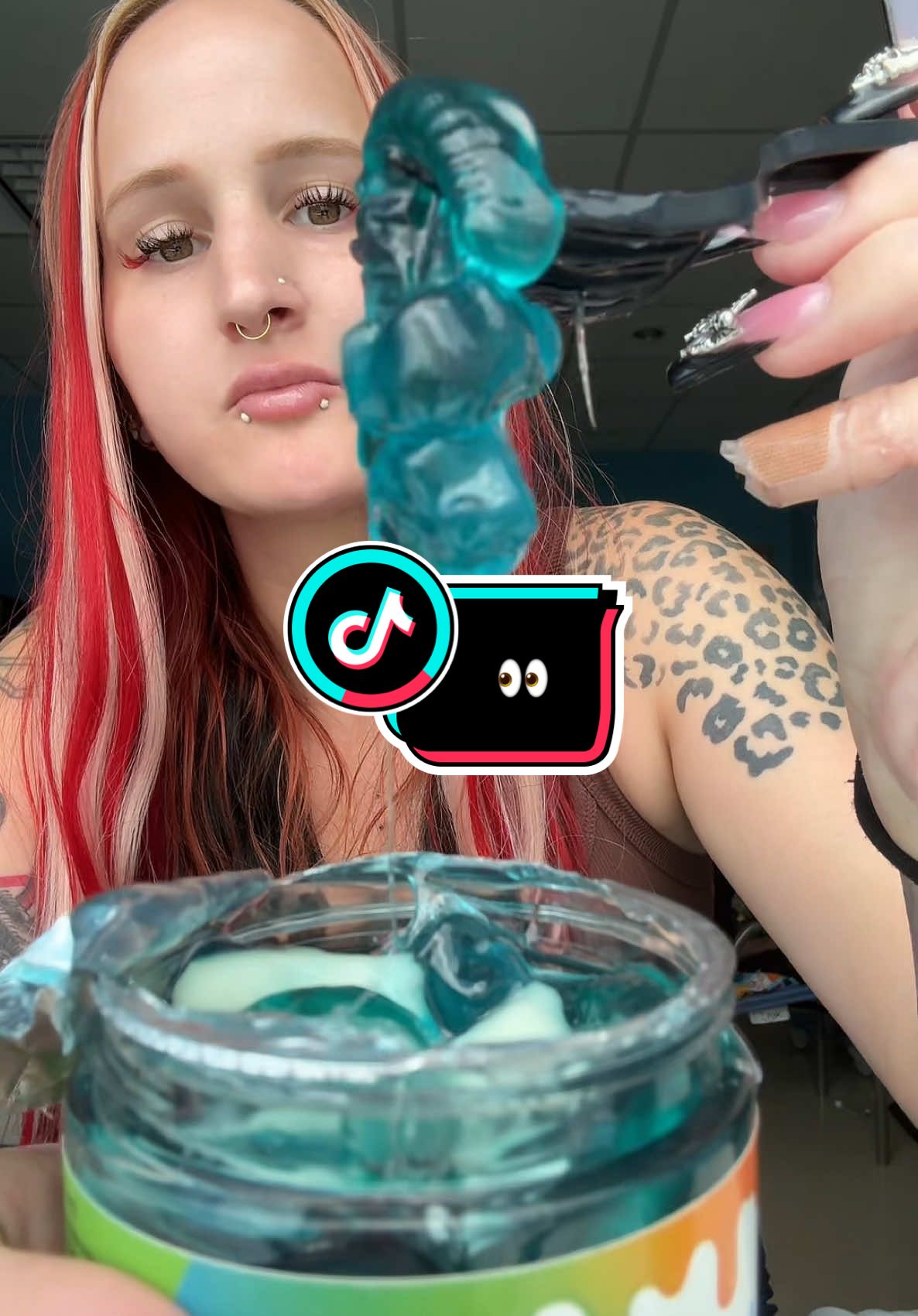 #gummies #snacks #candy #sticky #tiktokshopcreatorpicks #tiktokshopsummerturnup #tiktokshoploveatfirstfind 
