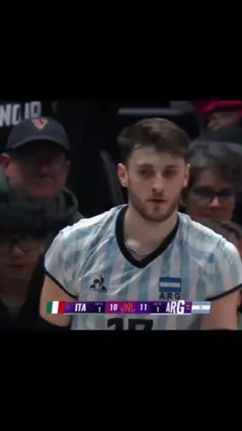 NUESTRO 17 😻😻😻🫦🫦#voley #volleyball #volleyballplayer #argentina🇦🇷 #seleccionargentina #vnl #vnl2025 #volleyballworld  #argentina #vitamina #mandarina #vicentin #luchi #17 #fypシ゚ #paratii 