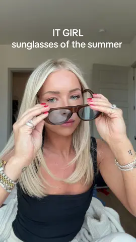 LOVE THESE. So chic!! They are the it girl sunglasses of the summer. #sunglasses #chicoutfit 