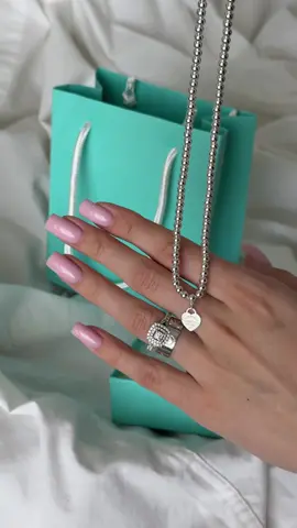 My anniversary gift 😍 @Tiffany&Co.  Tiffani&Co  #tiffany ##tiffanynecklace #tiffanyandco #giftideas #gifted 