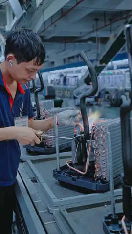 Well trained technician is good.  #foryou #Tatcha #hvac #aireacondicionado #newex #cool #assembly #production #AC #productivity #copper #copper #portable 