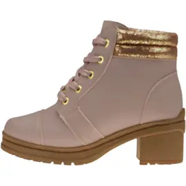 Dê uma olhada em Bota Montaria Infantil Coturno Feminino Meninas Cano Curto Conforto Moda Festa Confortável Blogueira por R$69,99. Compre na Shopee agora! https://s.shopee.com.br/6fVfLyWrYT