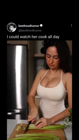 I didn't even see the food. 😶‍🌫️ #foryoupage #fyp #funny #follow #cooking 