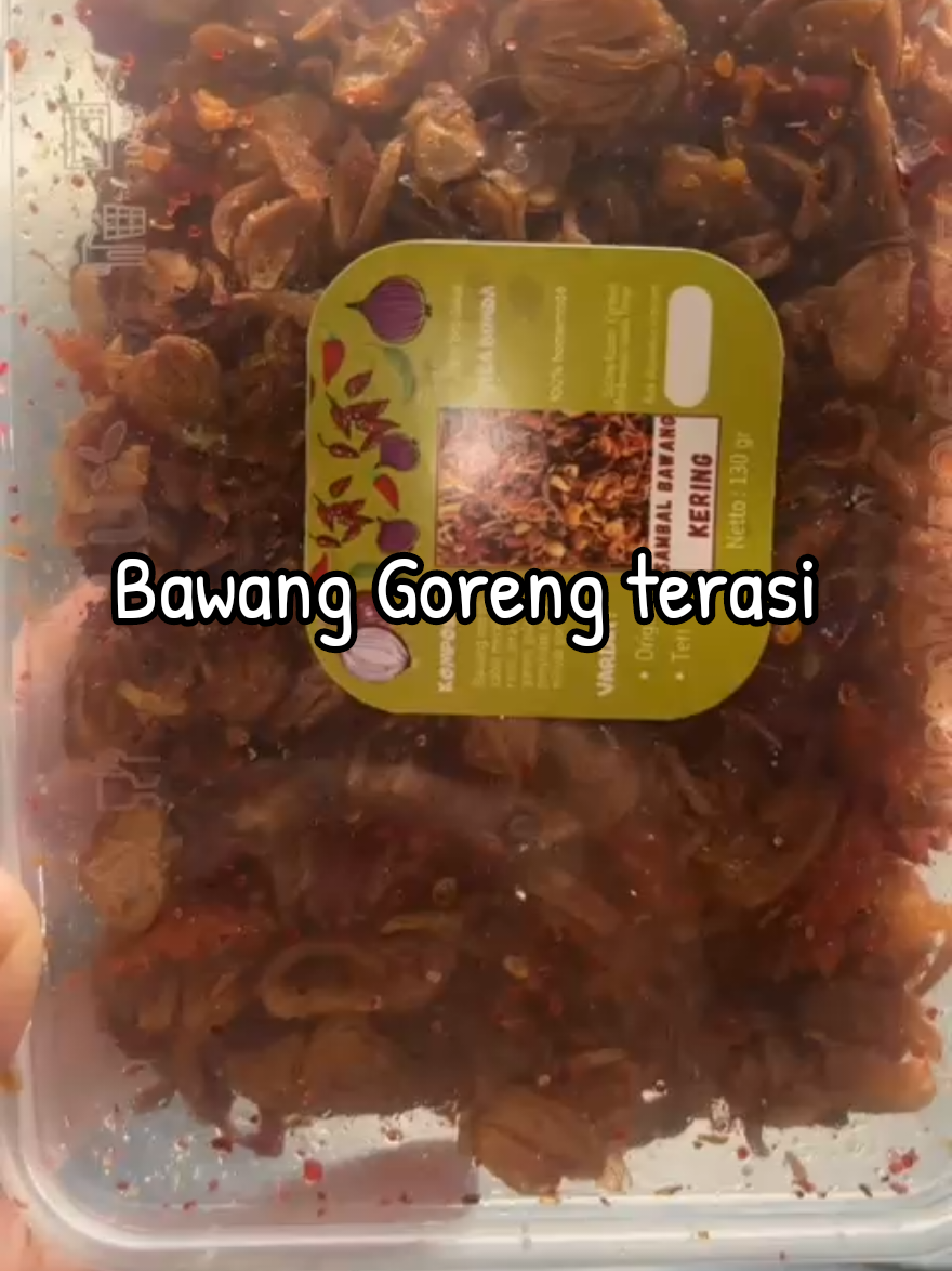 Bawang Goreng terasi merah dengan irisan cabe dan pelengkap ikan teri yang bikin bawang goreng ini gong banget #bawanggoreng #bawanggorengterasi 