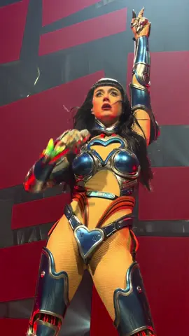 Dark horse is always 🔥 live @Katy Perry @Katy Perry Universe #katyperry #lifetimestour #darkhorse