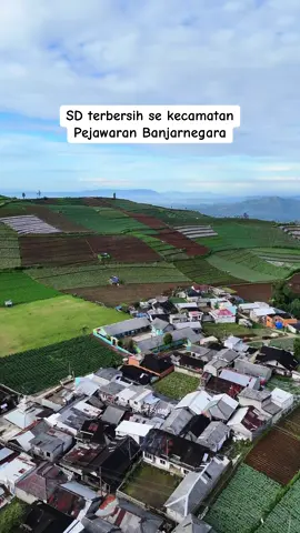 SD terbersih se kecamatan Pejawaran Banjarnegara Jawa Tengah #pejawaran #sdn2condongcampur #brentsastro #pedesaanjawatengah #villagelife #banjarnegara #dieng #condongcampur 