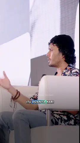 Kalau luka masih berat, jangan dipaksakan. Fokus aja dulu sama diri sendiri❤️‍🩹 〰️〰️〰️〰️〰️〰️〰️〰️〰️〰️〰️〰️〰️〰️〰️ Jadwal sharing time Ust. @Hanan Attaki insyaallah: 22 Juni: PEKANBARU 28- 29 Juni: SERANG 20 Juli: MEDAN 26-27Juli: MAKASSAR 16 Agustus : BALIKPAPAN 17 Agustus: SAMARINDA 24 Agustus : PALEMBANG 31 Agustus: LAMPUNG Cara daftarnya di website ➡️ sharingtimeuha.com 😊 #sharingtime #hananattaki #ayahamanah #bogor #karawang #solo #jakarta #jogja #malang #surabaya #semarang #depok #tangerang #bandung #bekasi #purwokerto #cirebon #garut #makassar #padang #palembang #lampung #balikpapan #samarinda