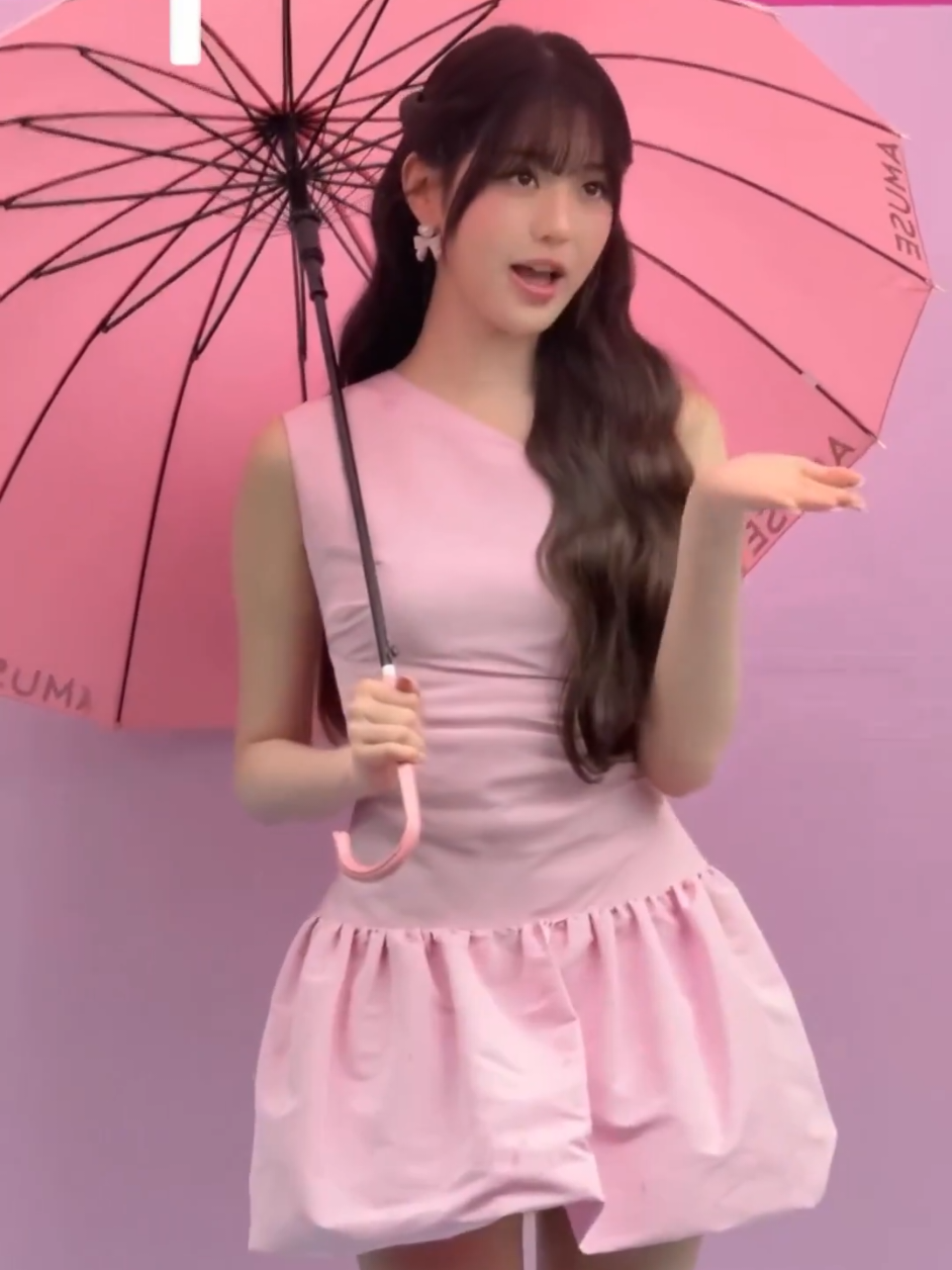 wonyoung amuse store in korea  wonyoung 250620 . . . . . . . . . . #ive #wonyoung #jangwonyoung #장원영 #fangirl #Kpop #Love #girlgroup #liz #yujin #rei #gaeul #leeseo #annyeongz 