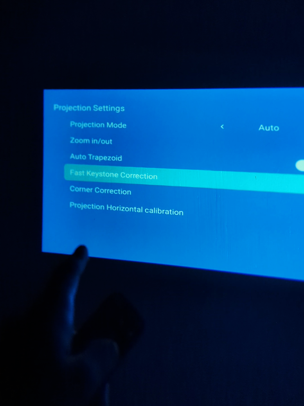 Replying to @isalu25 How to setup the Modofo HY300 Pro projector. Detailed tutorial. 💭👌🏼  #modofo #hy300 #projector #setup #tutorial #howto #hometheater #Home #tech #budgettech #techreview #fypph 