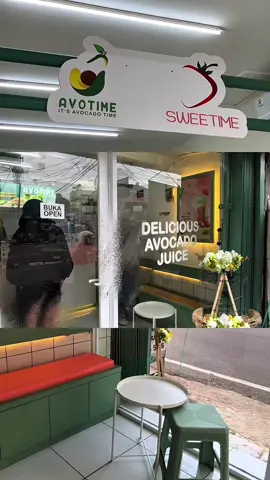 Waktunya warga Jakarta menikmati alpukat seenak dan sekental itu!🥑✨ Outlet ini didesain nyaman untuk tempat istirahat sejenak, ditengah sibuknya ibu kota. Cocok buat ngadem sambil minum yang creamy.. Siapa yang pingin banget kamu ajak kesini?  📍Avotime Kemanggisan Jl. Kyai H.Syahdan 2F, Palmerah, Binus Kemanggisan, Jakbar #avotime #deliciousavocadojuice #sekentalitu #alpukat #alpukatbandung #buahalpukat #avocado #minumanalpukat #jusalpukatbandung #jusalpukat #jus #minumansegar #jajananbandung #kulinerbandung #alpukatkocok #jakarta #avotimejakarta #kulinerjakarta 