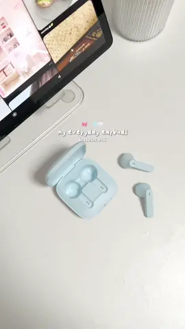 got myself this blue earbuds and im lovin it 💗 suaranya ga cempreng, bassnya enak ga too much, pas di telingaku ukurannya jadi ga sakit sama sekali 🦋 #baseus #baseuse16 #baseusearbuds #blueaesthetic #cleangirl #cleangirlaesthetic #earphones #twsbluetooth 