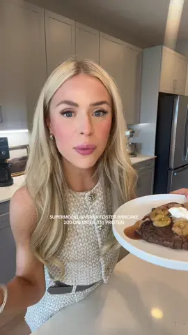 catch me never eating a different breakfast again 🍌🥞✨💗  Ingredients: ½ cup egg whites 1 tsp stevia Splash of vanilla extract 1 tsp baking powder Cinnamon to taste 1 banana (sliced) 2 tbsp stevia brown sugar ¼ cup stevia maple syrup (like Lakanto or Walden Farms) Directions: Make the Pancake Batter: In a bowl, whisk together egg whites, stevia, vanilla, baking powder, and a sprinkle of cinnamon. Use an electric whisk or frother until thick and fluffy. Cook the Pancakes: Heat a nonstick skillet on medium. Pour the batter into the pan to form one large pancake or a few minis. Cook for 2–3 minutes per side until golden and cooked through. Brûlée the Bananas: In the same pan, add your banana slices. Sprinkle with 2 tbsp stevia brown sugar, maple syrup and a dash of cinnamon. Let them caramelize on one side (1–2 mins) without flipping too early. Once golden and bubbly, flip and cook the other side for 30–60 seconds until soft and caramelized Assemble: Stack your pancakes, layer on the brûléed bananas, and pour the warm cinnamon syrup over the top. Sprinkle extra cinnamon if you're feeling ✨ fancy✨ #hotgirlgang #hotgirlsummer #GlowUp #mindsetmotivation #healthyhabits #healthycooking #healthymeals 