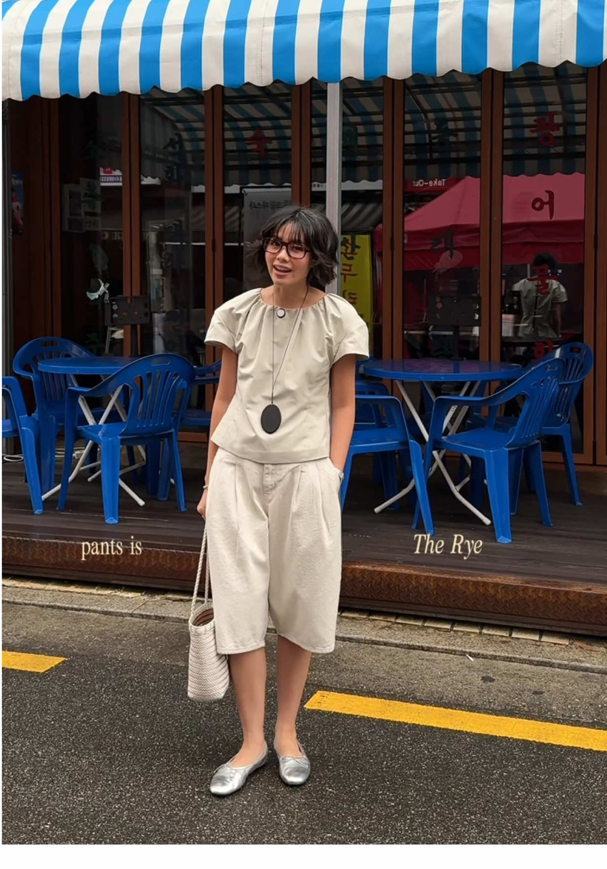 top: maison marais pants: the rye bag: atelier de lumen shoes: @cueren_official  sunnies: aremile  #gayaditiktok #serunyaditiktok #fashion #style #korea #seoul #OOTD 