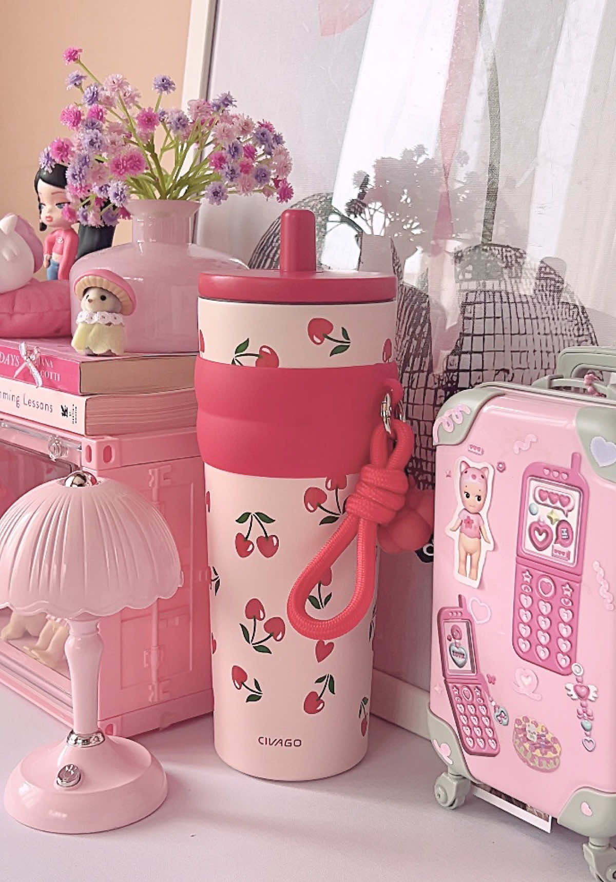 civago's 26oz tumbler in cherry 🍒💌🪩 perfect for work, school and travel ✨cold drinks can last up to 24 hrs!! 🧊 #civago #civagocoffeemug #civagoph #civago26oz #cutetumbler #tiktokmademebuyit #fyp 