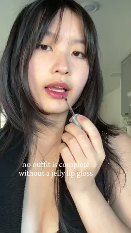 With an icy metal applicator 🤤 @Judydoll_official  #OOTD #fyp #lipgloss 