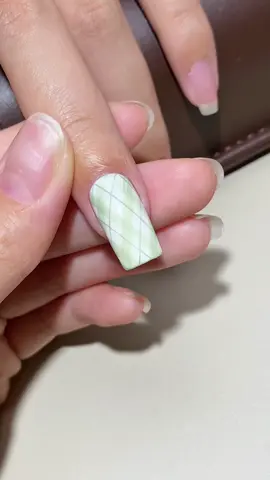 Ủa zậy là mình vừa làm xong nail carô Hàn Quốc xịn xò rồi á❓❗️#nails #nailart #nailsdesign #nailtutorial #nailsartvideos #nailtech #nailtools #nailbrush #fyp 