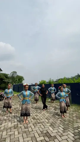Punteun a terngiang ngiang soalna laguna @Abiel.jatnika #jaipong #tradisionaldance 