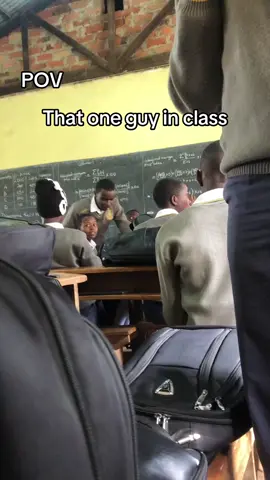 That one guy in class😂 . . . . #brosky #fyp #foryou #trending #schoolvibes #viralvideos 