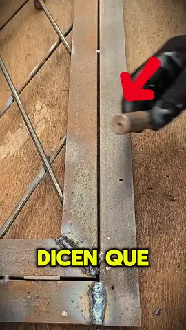 Dicen que es el mejor soldador del mundo y después de ver esto… no queda duda 🔥 No solo instala una bisagra: la refuerza con técnica, precisión y experiencia. Desde el truco del electrodo hasta las chapas de refuerzo, cada paso tiene un porqué. ¿Tú también haces esto o aprendiste algo nuevo? 👇 Dale like y síguenos para más trucos de los que más saben. #Soldadura #MaestroSoldador #TrabajoPesado #TrucoPro #BricolajePro #ConstrucciónPerfecta #SoldadorCreativo #rexoarmy #rexo #datoraro  Disclaimer:This information is taken from the internet which may or may not be true we do not want to spread any fake news. The content provided by this channel is meant for EDUCATIONAL PURPOSE only. Copyright Disclaimer:- Under section 107 of copyright Act 1976, allowance is made for FAIR USE for purpose such a criticism, comment, news reporting, teaching, scholarship and research. Fair use is as permitted by copyright statues that might otherwise be infringing. Non-profit, educational or personal use tips the balance in favor of FAIR USE.
