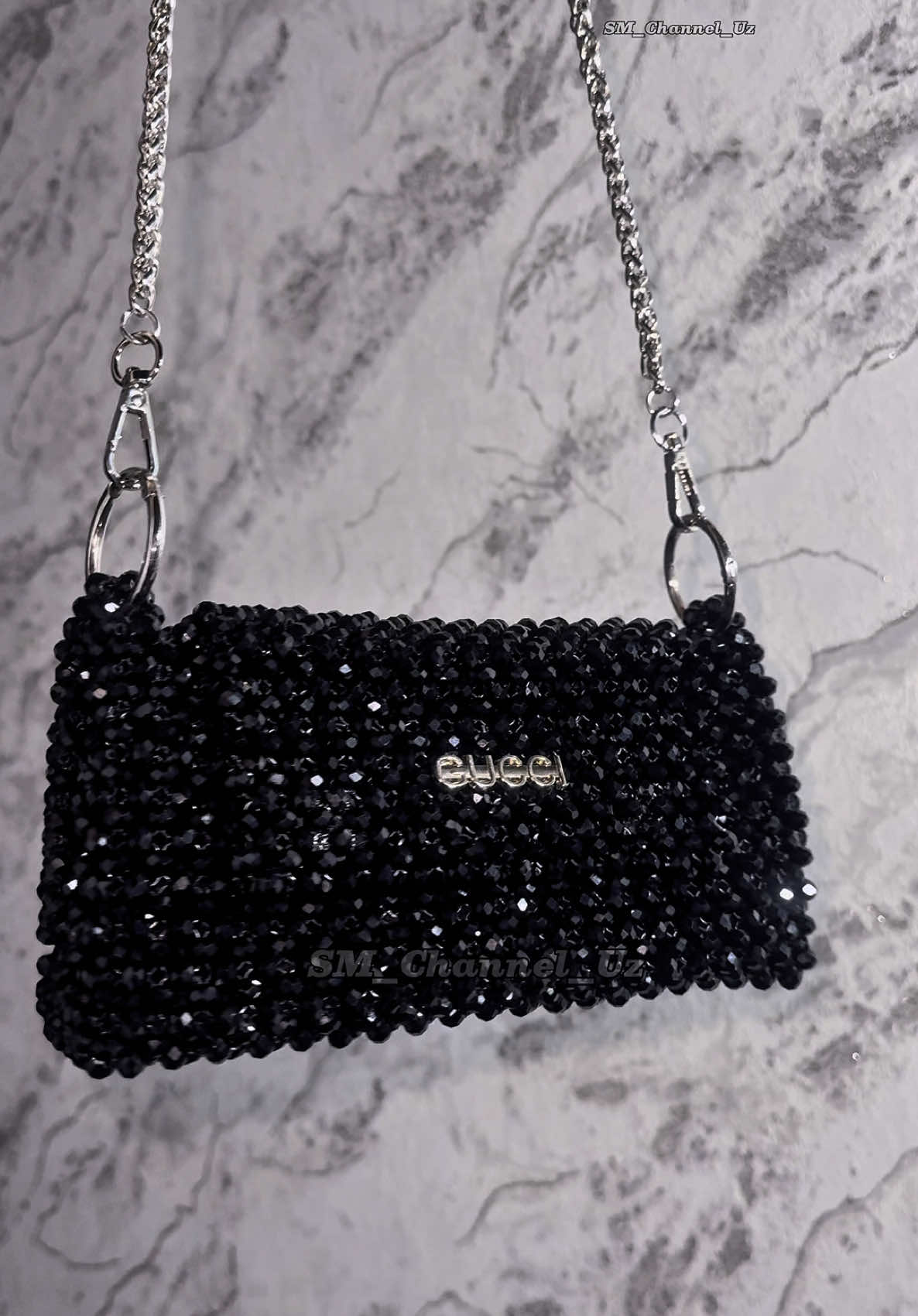 Xrustalniy sumochka yasash ✨ Beaded bag  Хрустальная Сумочка 💬 Zakaz bermoqchi bo‘lsangiz, directga yozib qoldiring. ✍️ Qancha material ketgani haqida esa batafsil Telegram kanalimda yozib qoldirdim. ❤️ Layk bosib, obuna bo‘lib qo‘ysangiz, yangi sumkalarga ilhom bo‘lasiz! Rahmat qo‘llab-quvvatlovingiz uchun! #xandmade #sumka #xrustal #to‘qish #zakaz #handmadebag #sumkalar #sm_channel_uz 