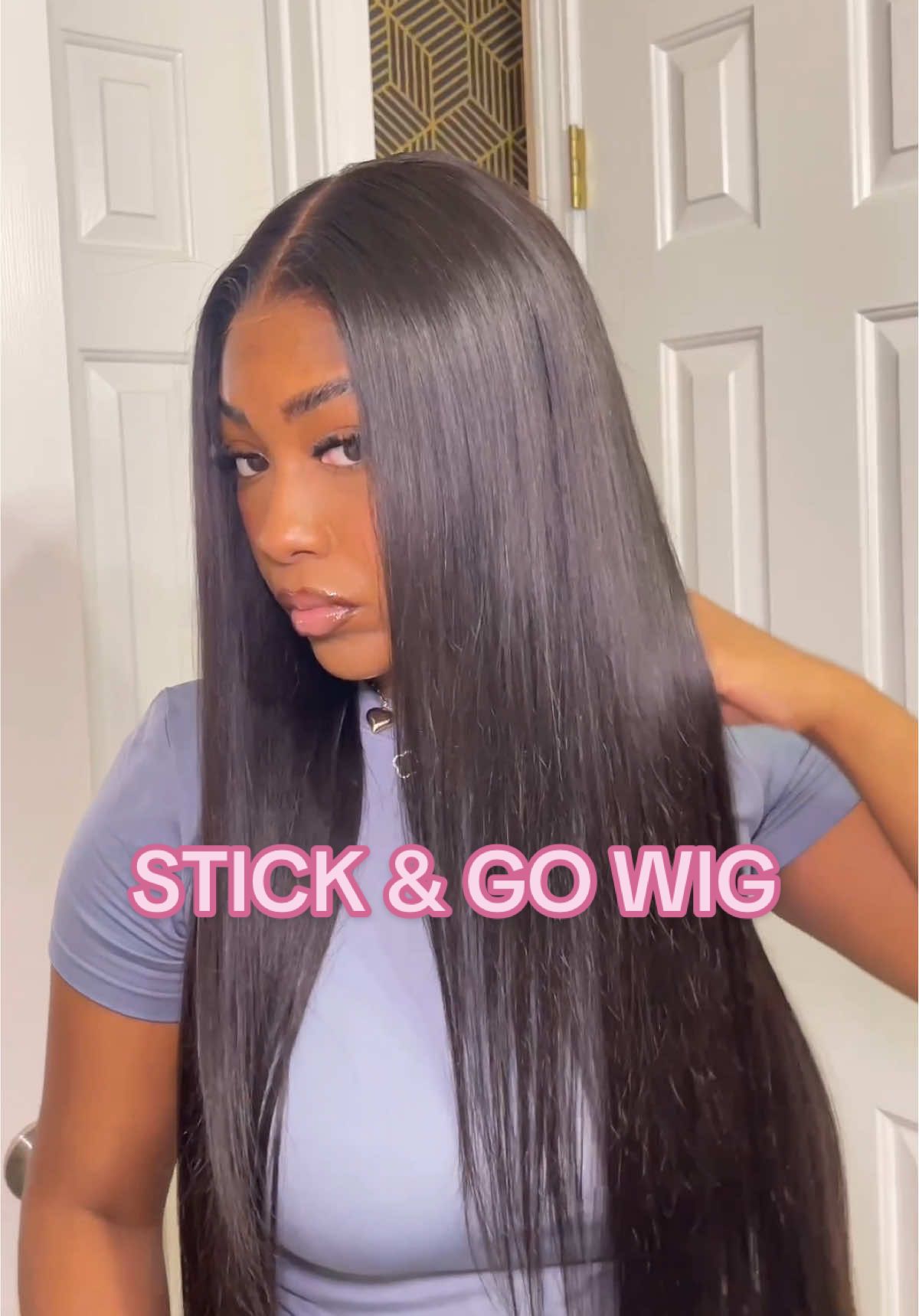 10 minutes & you’re out the door w this stick & go wig 💜@megalookhaircompany @Megalookhair 