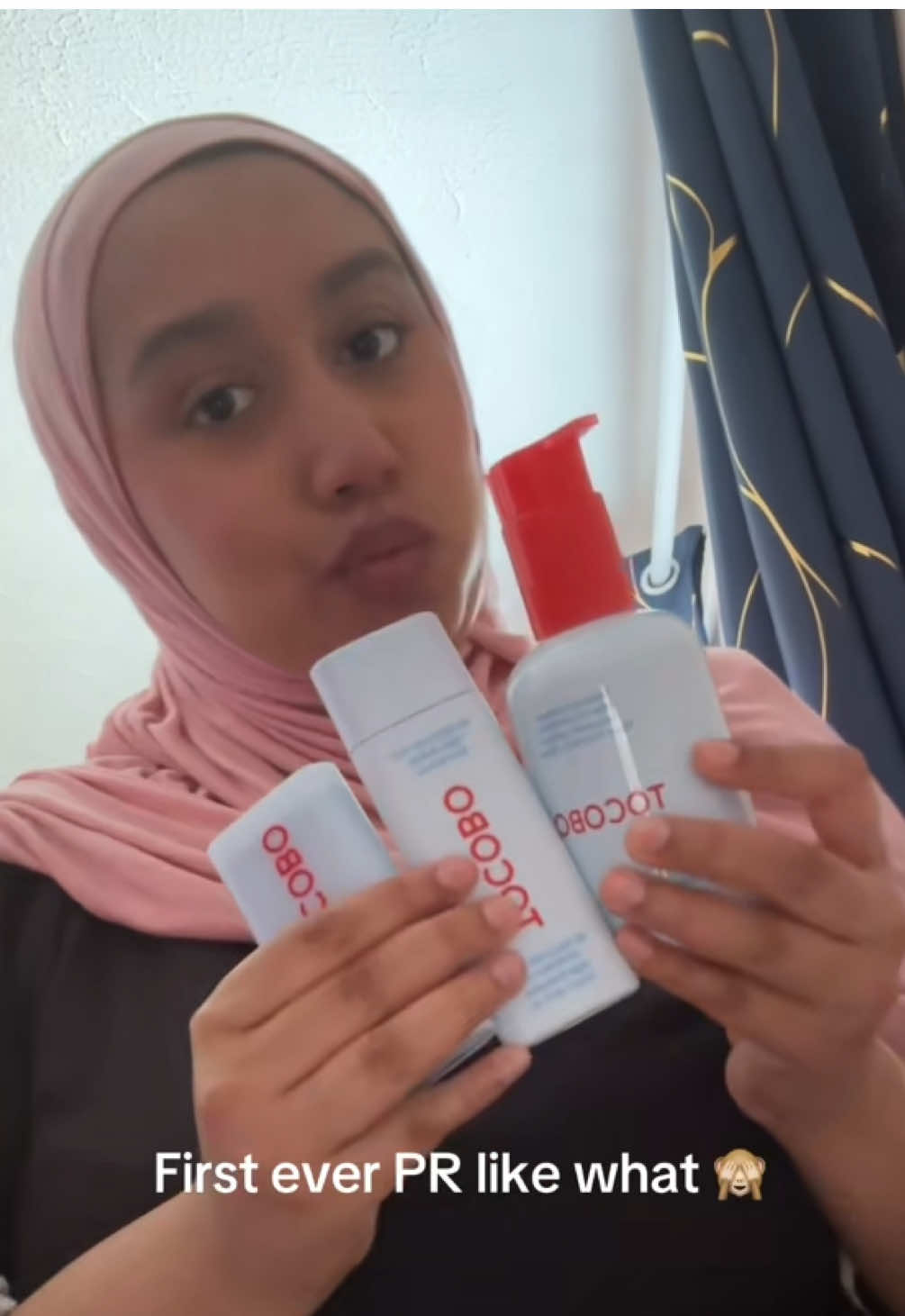 What do you mean I got my first ever pr and it’s Korean skincare eek 🙈🫶🏽 Thank you @4am.kr for sending me @TOCOBO US products 😘🥺 Stay tuned cause I will be posting more videos on these products. Will it be Jahada’s approval or not. Find out very soon 😏🕺 #TOCOBO #koreanskincare #BioWaterySunCream #fyp #CottonSoftSunStick #viral #CalamineCleansingOil #pr #firstpr #microinfluencertiktok #explorepage✨ #skincarepr #hijabitiktok #skicareviral  #koreanskincareproducts @tocobo_influencers 