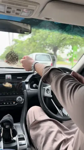 hey🖤🥀😂 #foryou #foryourpage #foryoupage #fypシ #fyp #fypシ゚viral #fyppppppppppppppppppppppp #fypシ゚ #daniyalrehmanvlogs #car #civic #honda #civic #grande #corolla 