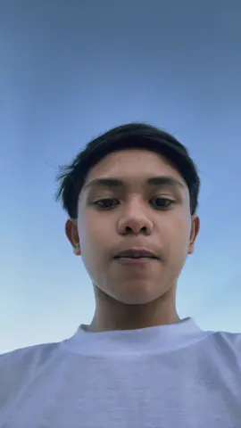 Shirt:@Underrated Brand  HAHAHAHHAHAHAH edi sorry @Lil Franz 
