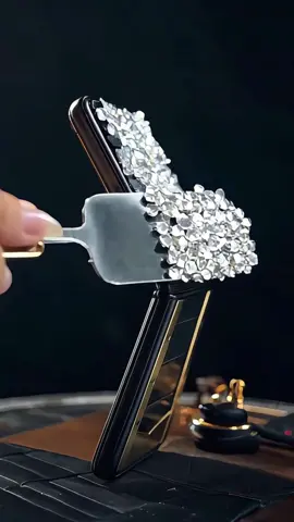 Who ices a phone with a spatula? Only when it’s a VERTU Quantum Flip in 18K Gold 💰💎 Diamonds? Just the topping. 💼 This isn’t a phone. It’s a $10,000+ status symbol. 🧊 Luxury so cold, it needs to be spread. Wanna see how the top 1% flex? 📲 Tap the profile — your upgrade starts now. #VERTU #LuxuryFlex #DiamondPhone #GoldPlated #LuxuryUnboxing #QuantumFlip #RichVibesOnly #WealthTok #luxury#luxurylife#money#moneytalk#Vertuphonereview#Vertuphoneprice#Vertuphonegamingtest#rich #richlife #viral #fyp #foryou #luxury#luxurylife#money#moneytalk
