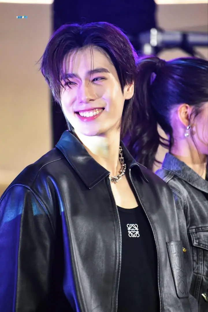sự xinh đẹp này  #TASTE_PremiereEP1 #phuwintang #gmmtv #thailand #xuhuong #tiktok #job #phuwintangsakyuen #vairal #boyfriend