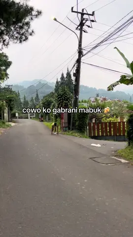 INTERVAL BIKIN 🤮🤮 #fypシ #lari #interval #pelarikonten #fomo #binsik #casis #fypage #foryou #beranda 