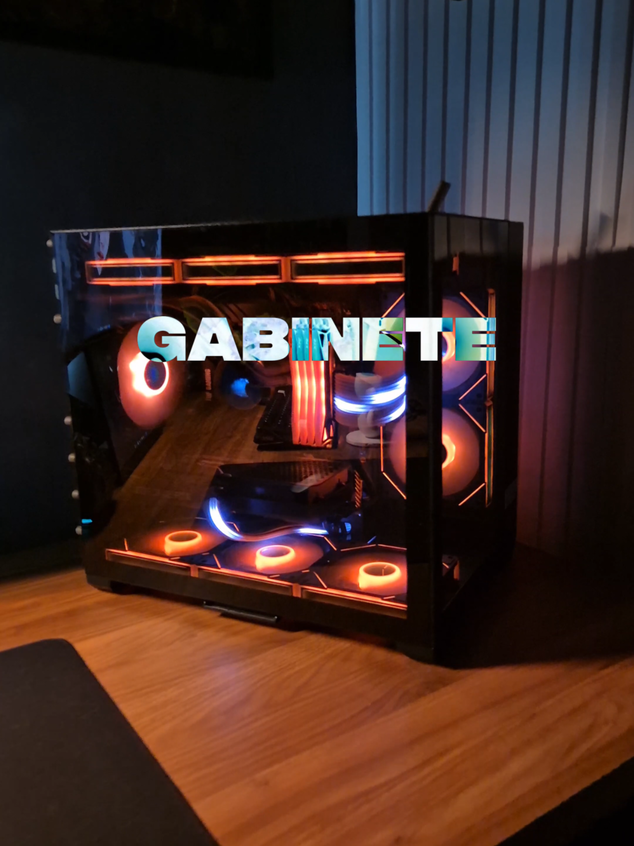 Gabinete com vidro fumê, já viram? Insulfilm que dá esse efeito! 🔥 #techtok #setup #pcgamer #setupgamer #insulfilm #gabinete 