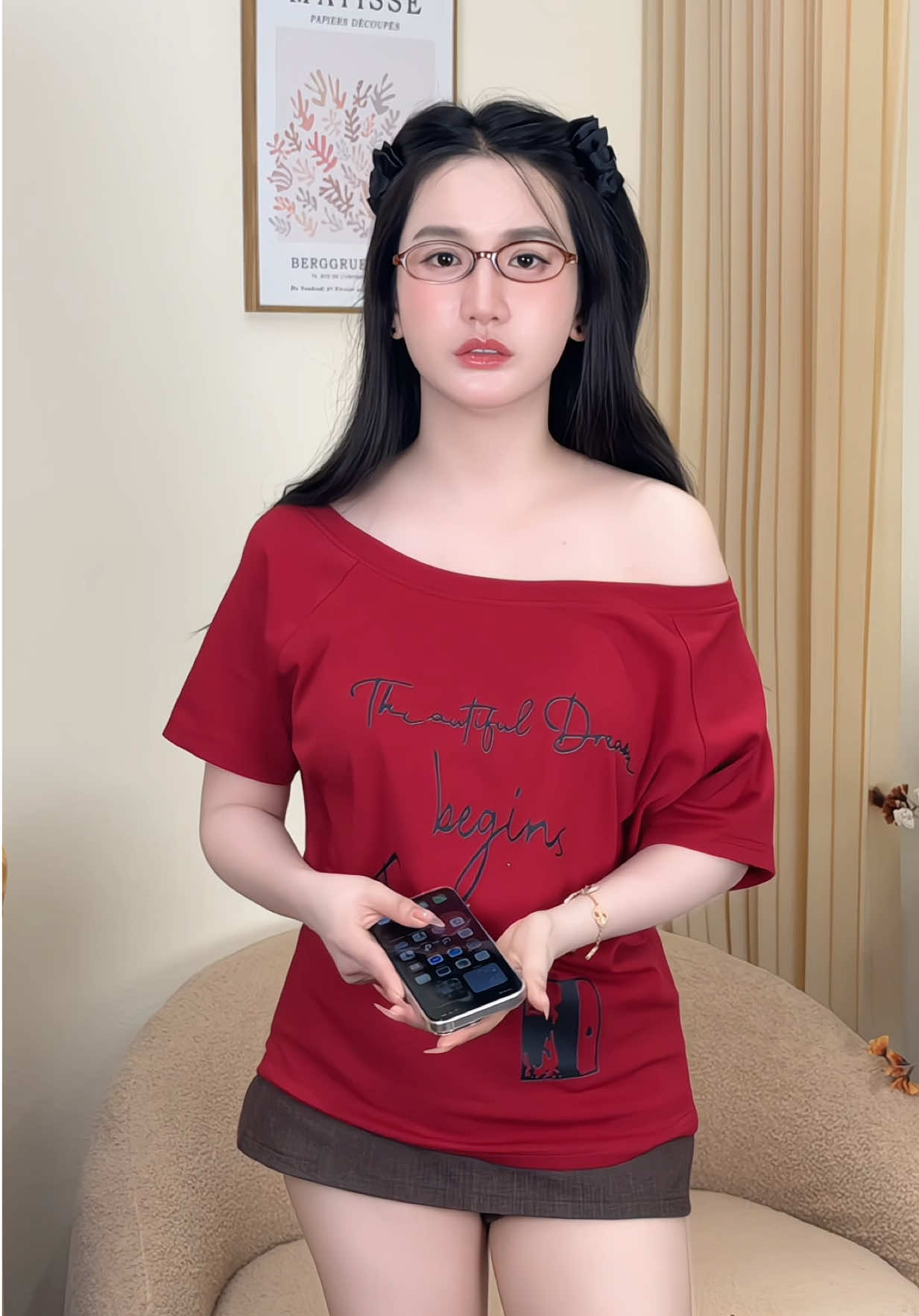 Mặc cái áo có gần 1 loét mà cữ ngỡ sao hạng A heee