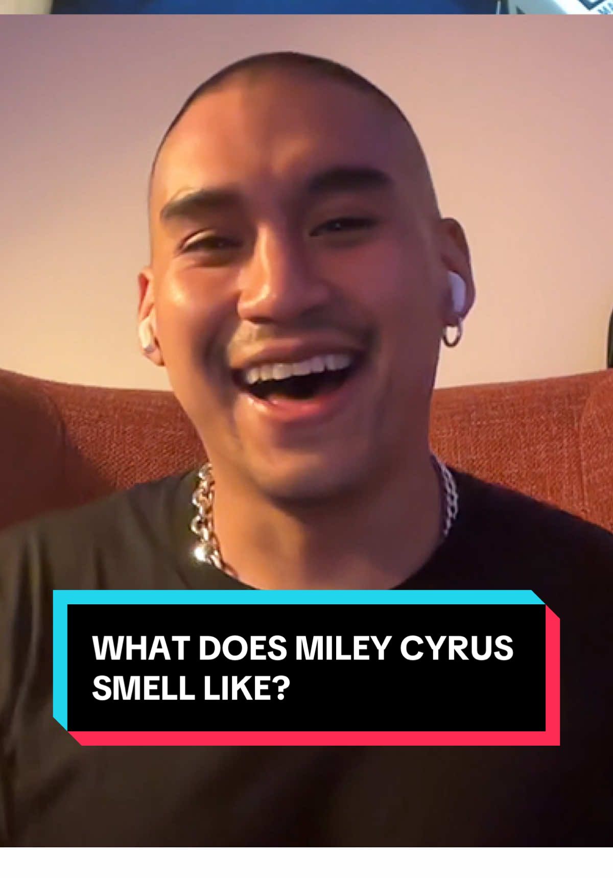 Ever wonder what Miley Cyrus smells like? DJ Jon Ali has the answers! 🔥 #MuskyCyrus @Jon Ali @MarcMacNamara @Johnhilltiktok @Miley Cyrus 