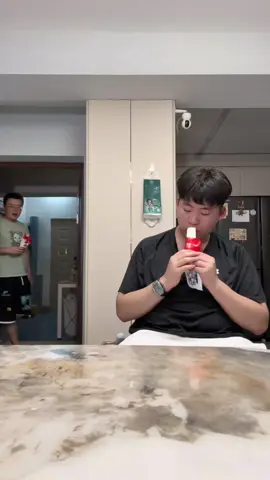 Chắc lần sau không dám ăn mình nữa🤣 #funny #funnyvideos #haihuoc #douyin抖音 #douyin #xuhuong #xuhuongtiktok #viral #vinh98 #vinh98 #funny 
