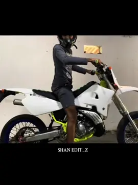 4 stroke අයියලා බයවෙන සද්දයක් 😂👍 #yamaha #unfrezzmyaccount #bikelover #news #fypシ #viral #foryou 