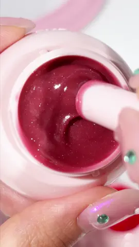 Texture check: smooth, juicy, irresistible 💅👄 ID:67554655 #lipsticktutorial #glossylip #LipGlossAddict #makeup #LipHacks #SHEGLAM #sheglam #SHEGLAMLipstick