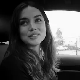 تشبهني ☝🏻#انا_دي_ارماس #anadearmas 