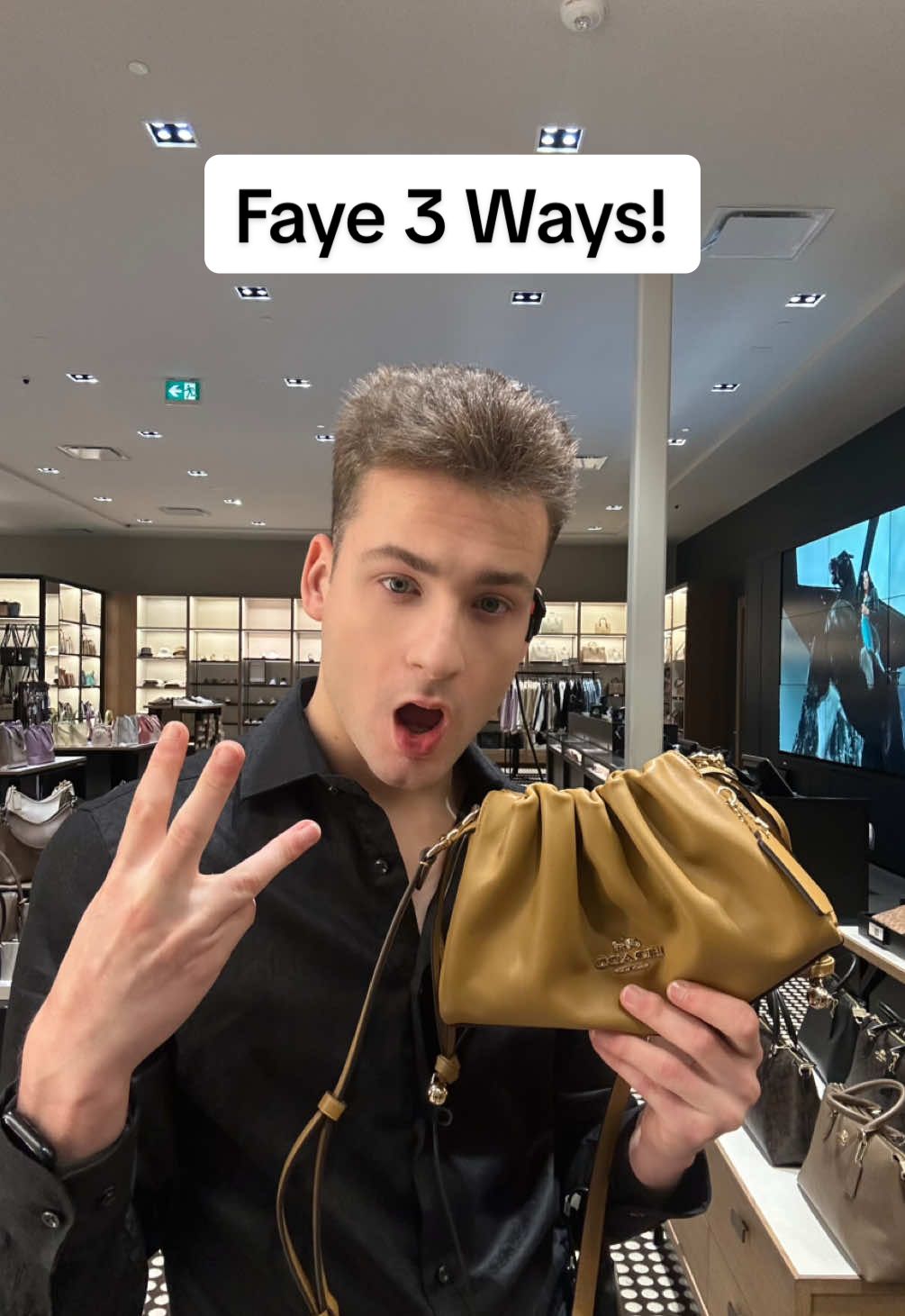 3 ways to wear the Coach Faye crossbody!! Perfect for summer events 🔥 #coachoutlet #fayecrossbody #coachbag #weddingbag #coachoutletemployee @Coach 
