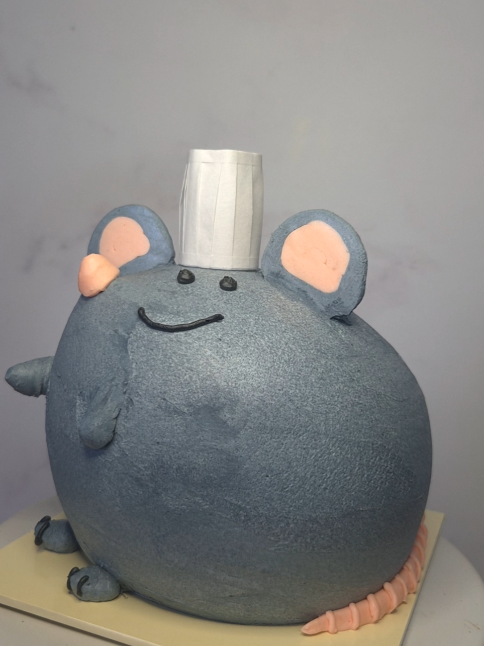 Te enseño como hice un pastel inspirado en Remy🐭 . . . . . . #fyp #paratii #caketok #cake #cakedecorating #reposteria #ratatouille #decoracion #arte #pasteleria 