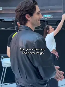 the way he supports her #damianomaneskin #damianodavid #dovecameron 