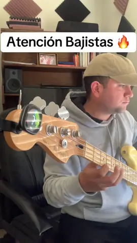Afinador portátil recargable para bajo eléctrico guitarra y ukulele #afinador #bajo #bajoelectrico #bajista #bajistas 